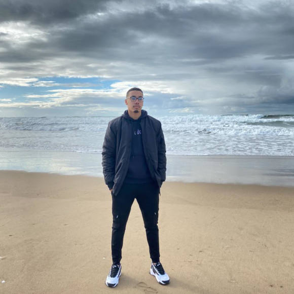 Meet your Posher, Adnane - Picture 1 of 1